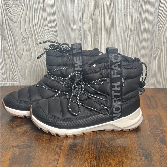 WOMEN'S THE NORTH FACE THERMOBALL LACE-UP BOOTS Size 9 - Picture 1 of 8